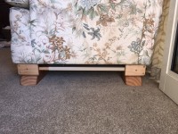 Divan Raiser - Couch from a side angle