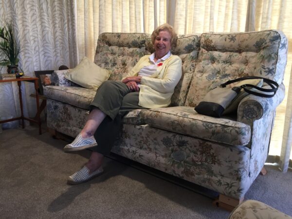 Divan Raiser - Client on couch